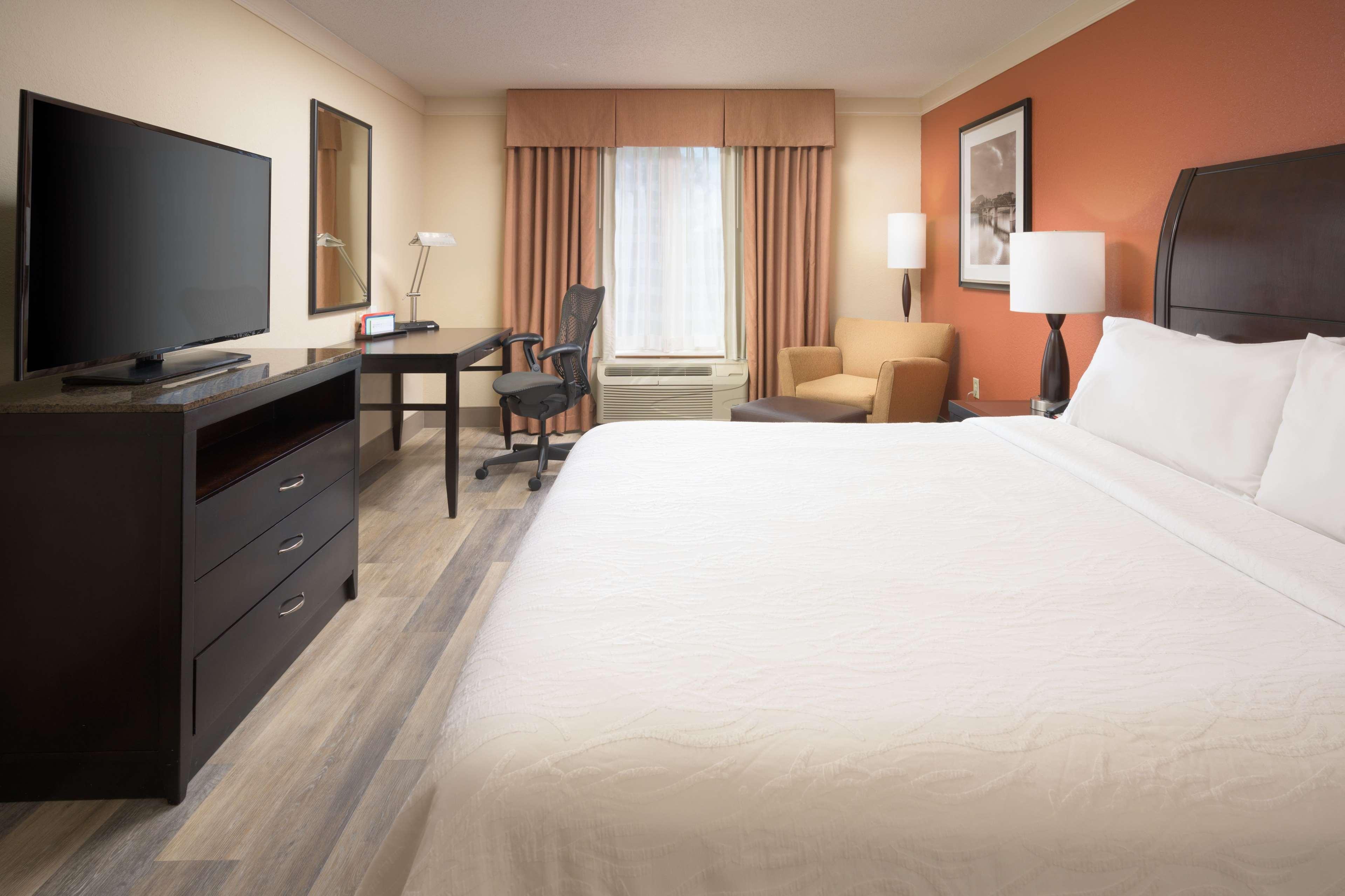 Hilton Garden Inn Chattanooga Downtown Bagian luar foto