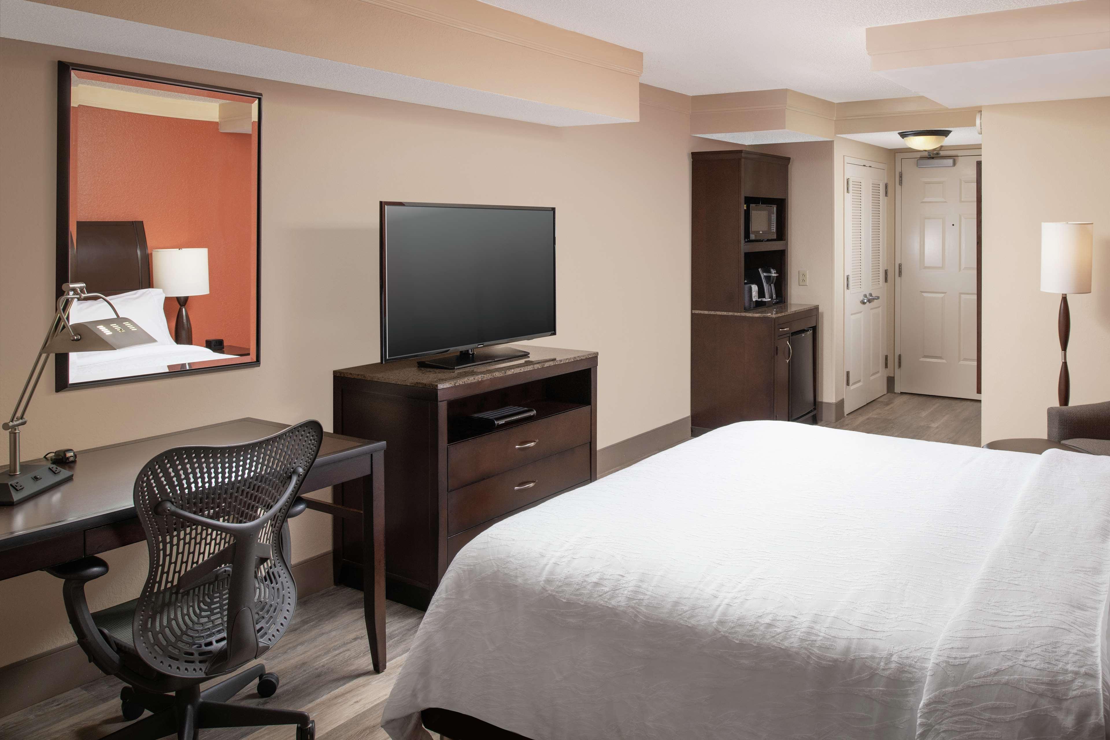 Hilton Garden Inn Chattanooga Downtown Bagian luar foto