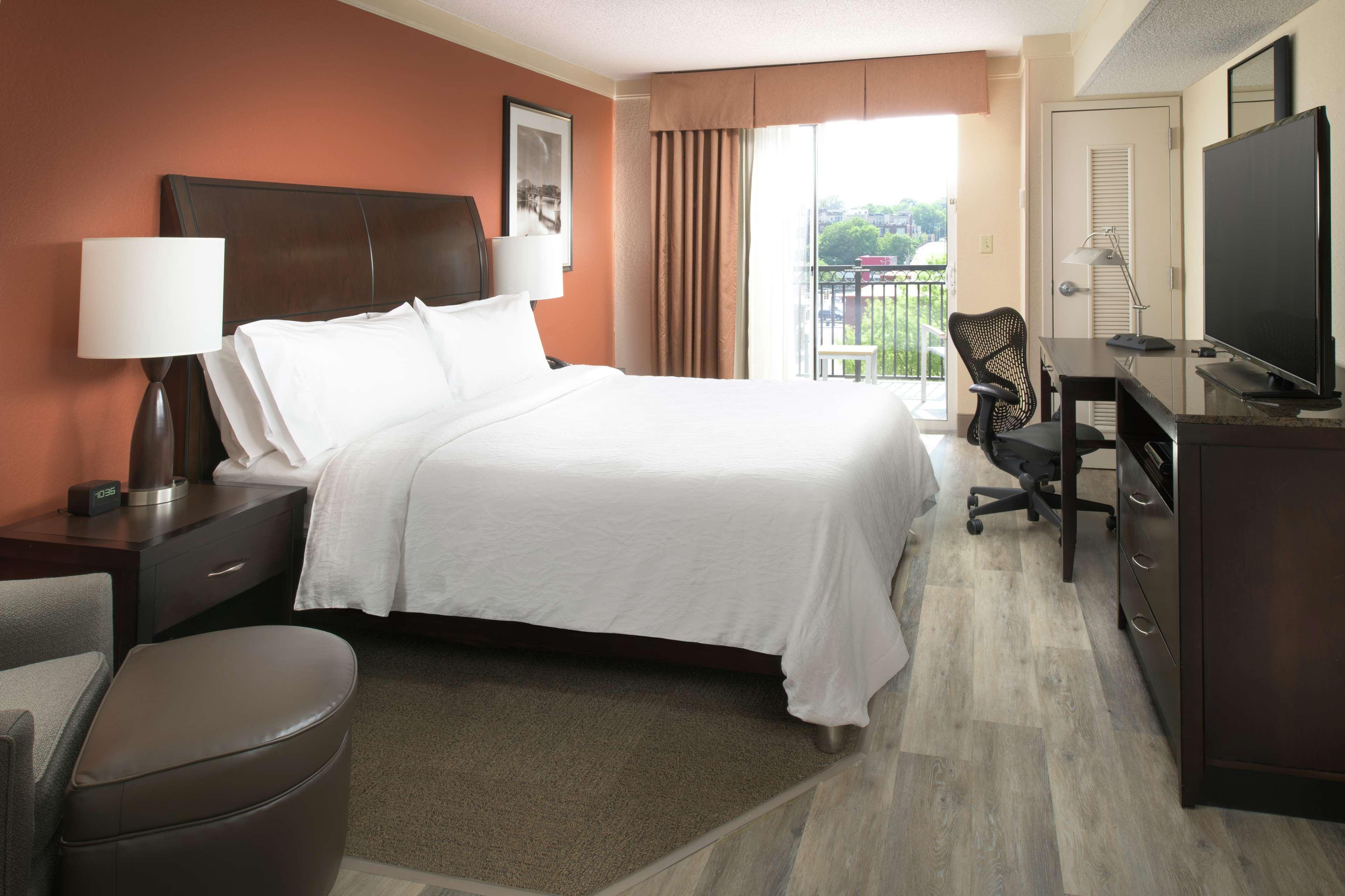 Hilton Garden Inn Chattanooga Downtown Bagian luar foto