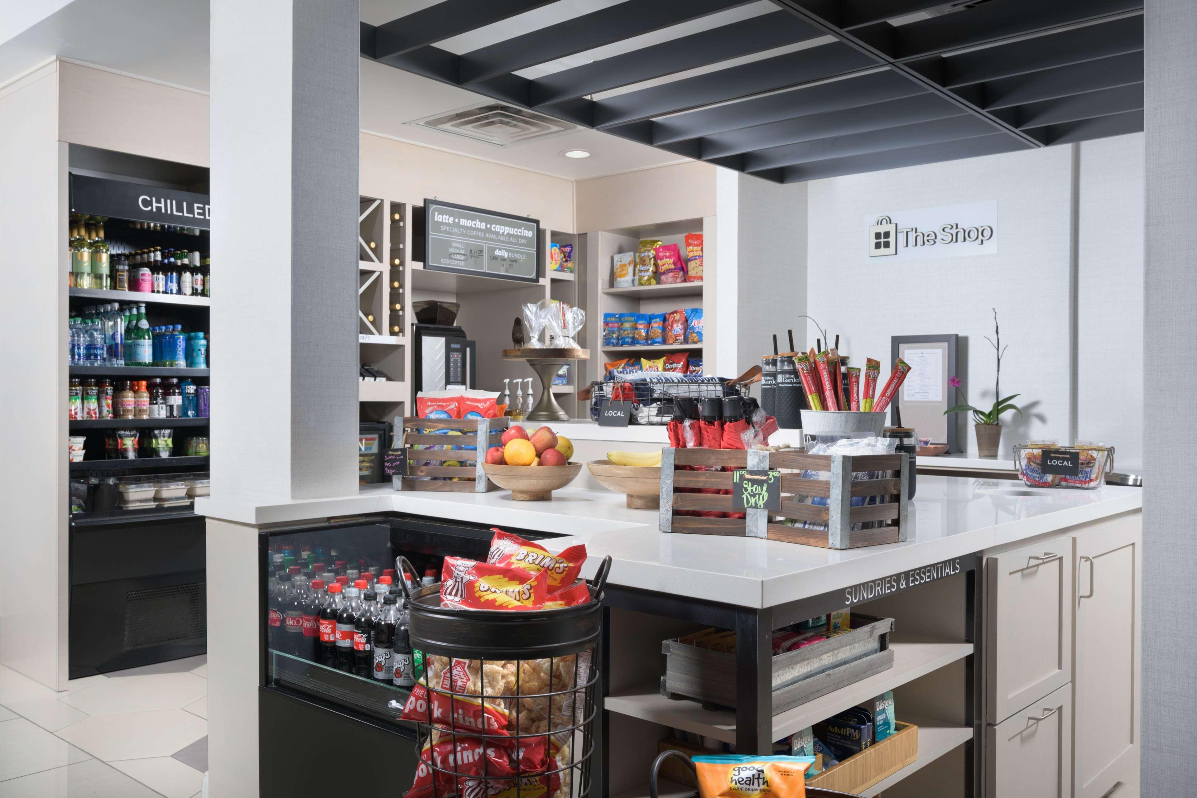 Hilton Garden Inn Chattanooga Downtown Bagian luar foto