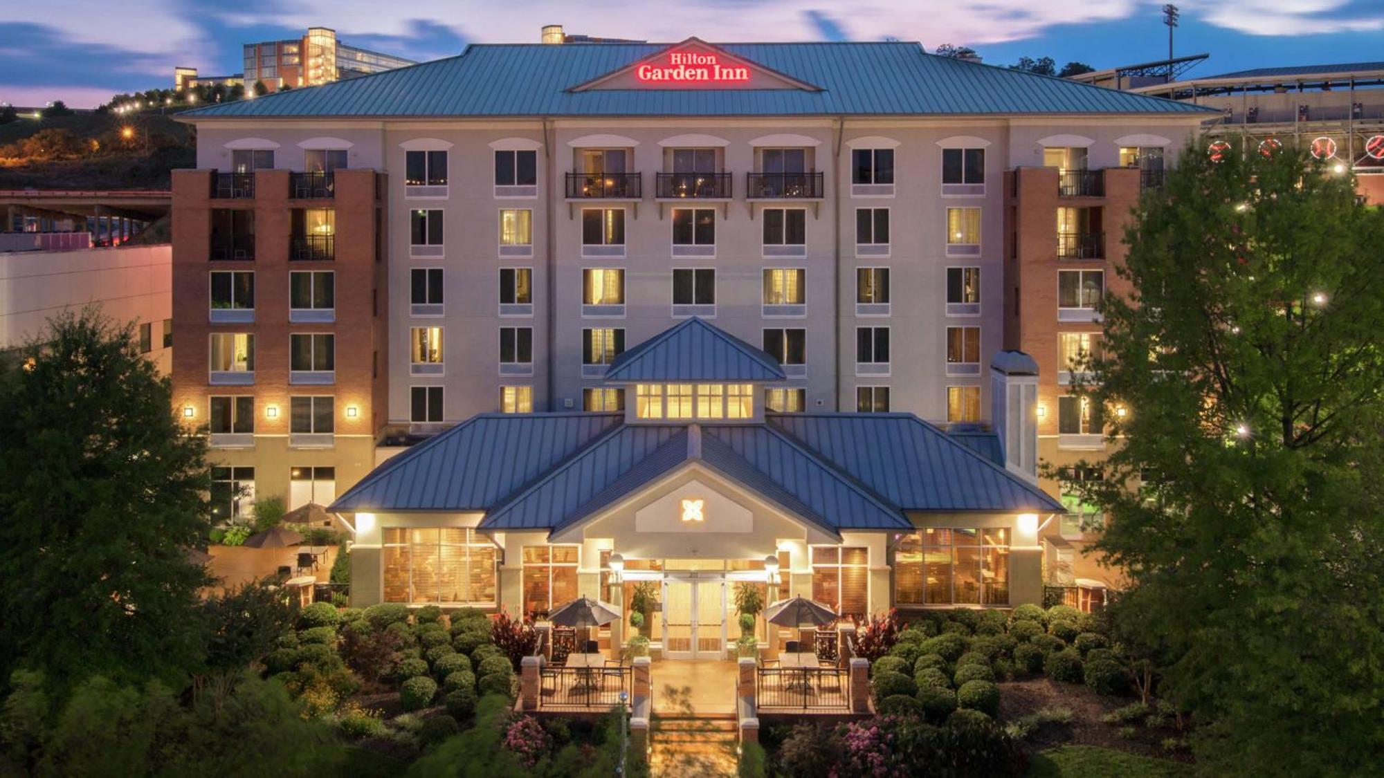 Hilton Garden Inn Chattanooga Downtown Bagian luar foto