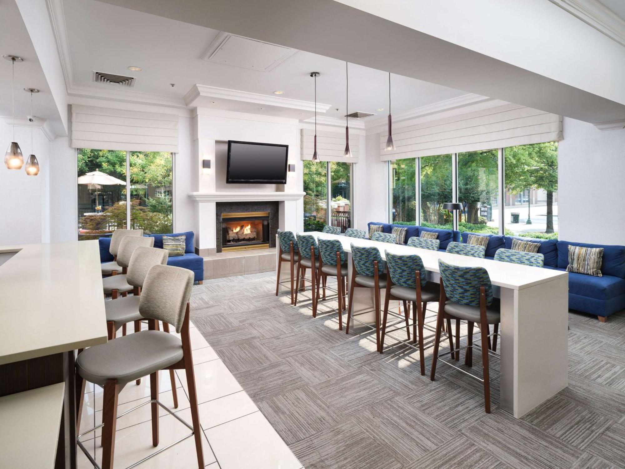 Hilton Garden Inn Chattanooga Downtown Bagian luar foto